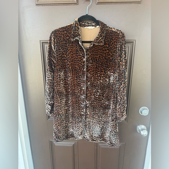 SOFT SURROUNDINGS Icon Silk Velvet Poets Tunic Top. Color: Natural Animal - Picture 3 of 11